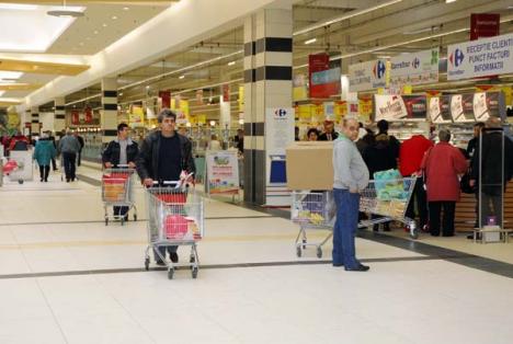Carrefour contra Real: hyper-război pe mini-preţuri